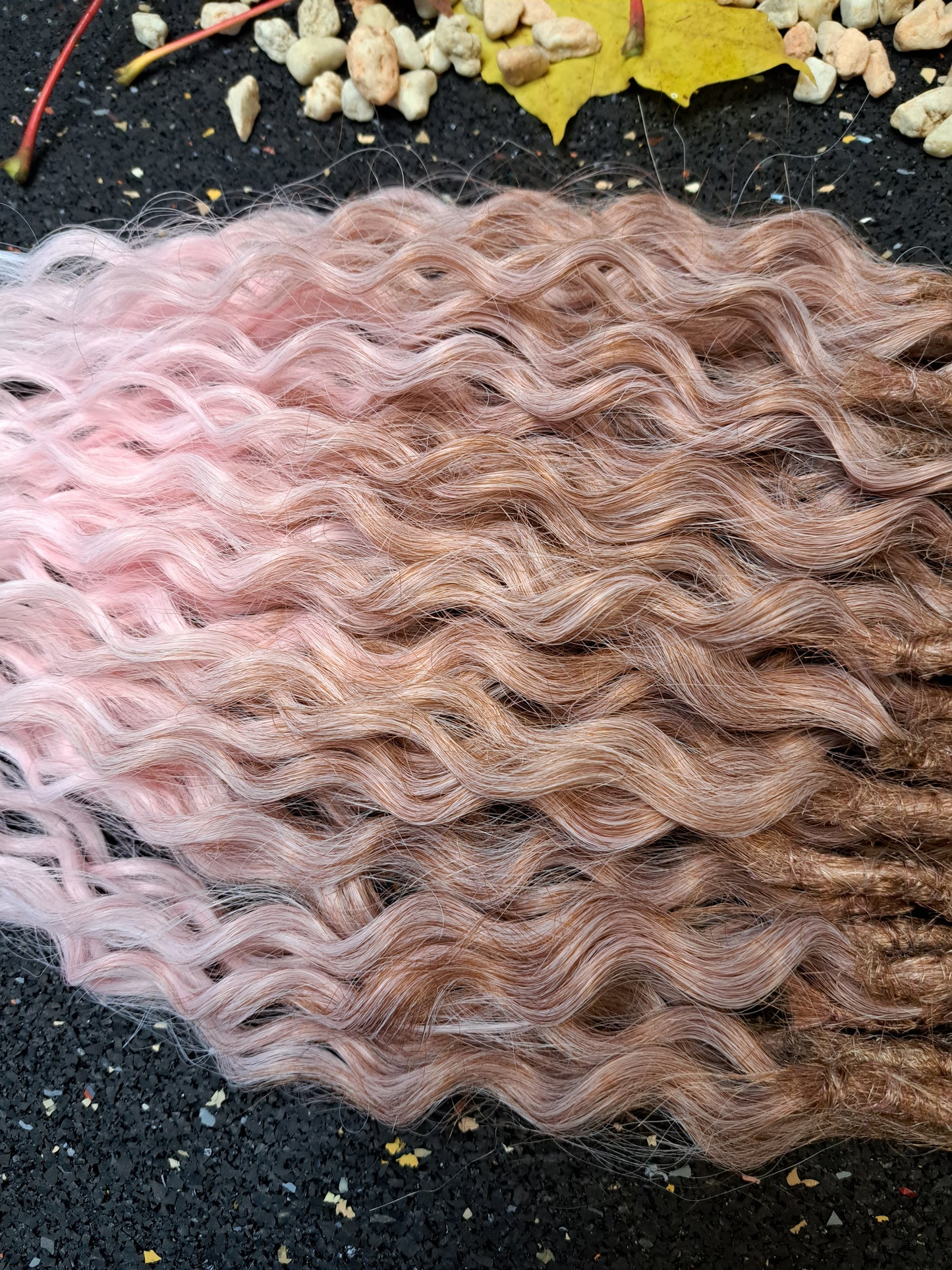 Curly Dreadlocks Single Ended Hellbraun Rosa Weiß 55cm