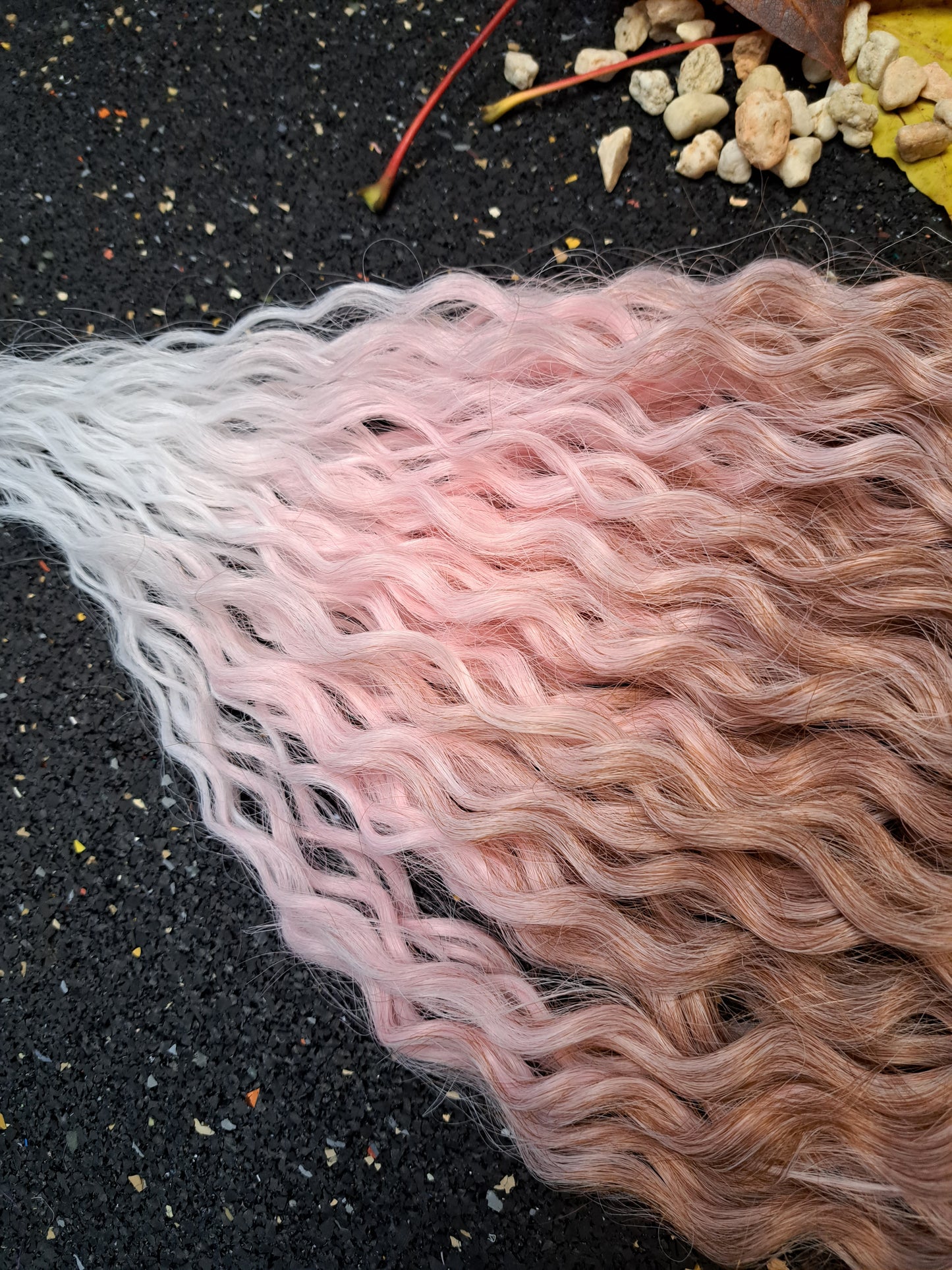 Curly Dreadlocks Single Ended Hellbraun Rosa Weiß 55cm